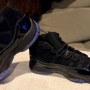 Air Jordan 11 Retro ‘Cap and Gown (2018) Black Patent Sneakers